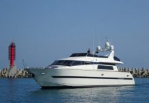 5 причин арендовать моторную яхту в Сочи