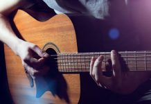 На что обращать внимание при выборе гитары?