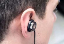 Как мощные наушники вредят здоровью