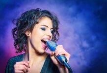 В чем заключается популярность караоке?