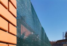 Зачем нужна фасадная сетка?