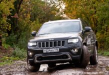 Тест-драйв автомобиля Jeep Grand Cherokee