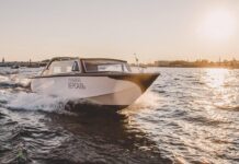 Аренда катера с капитаном в Петербурге: новый взгляд на Северную Венецию